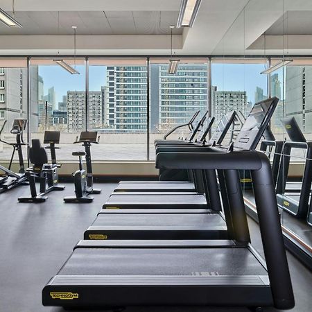 Готель The Westin Варшава Екстер'єр фото The gym at the hotel