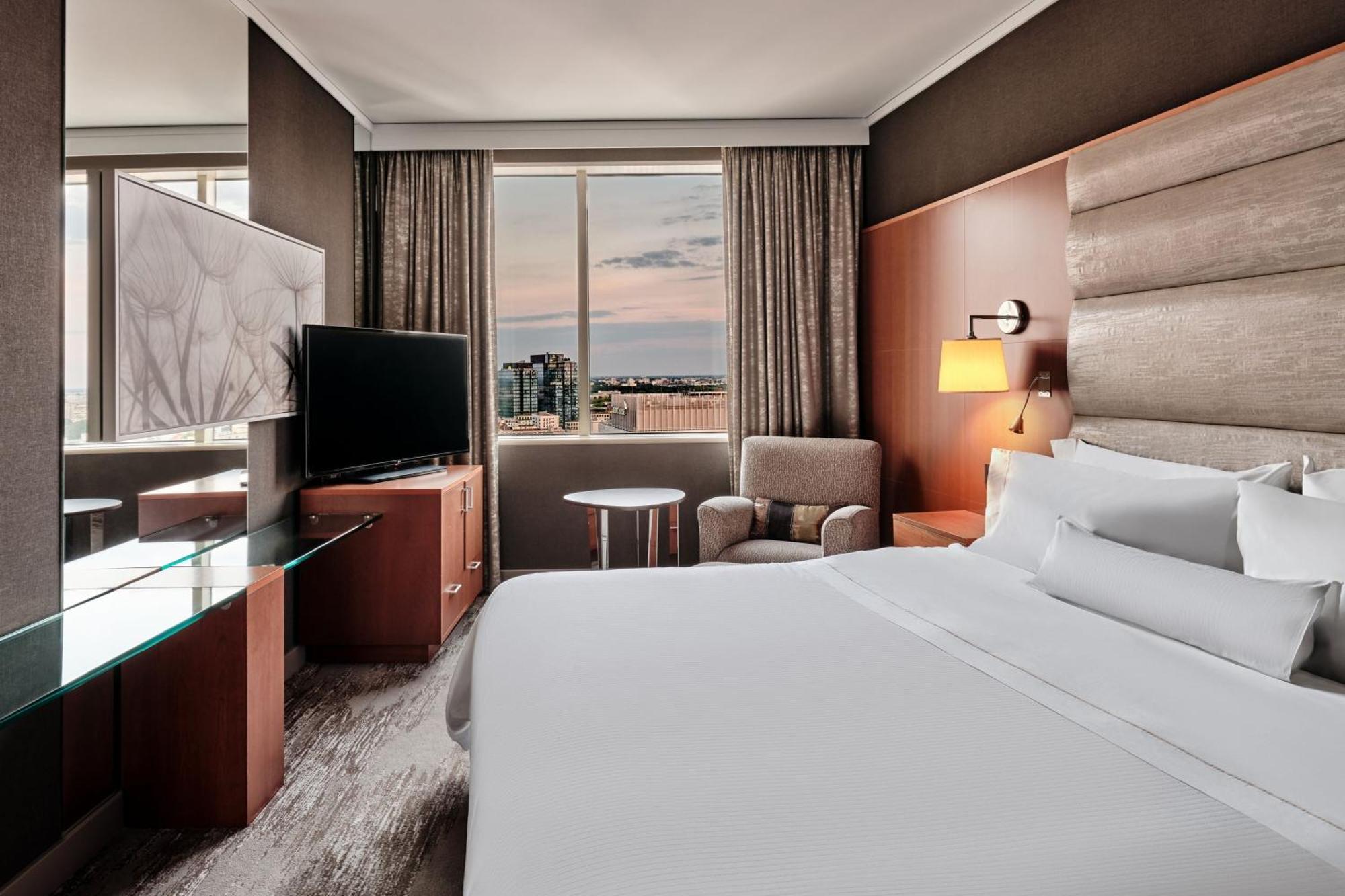 Готель The Westin Варшава Екстер'єр фото A guest room at the Hilton San Francisco